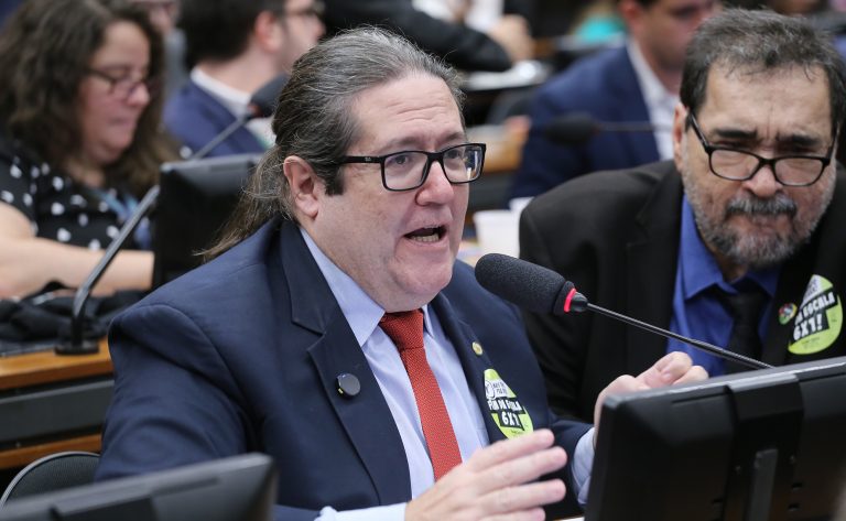 Proposta busca proteger a organização estudantil nas instituições de ensino
