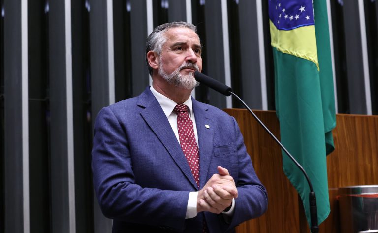 Vítimas de violência doméstica podem ter auxílio mensal por até dois anos