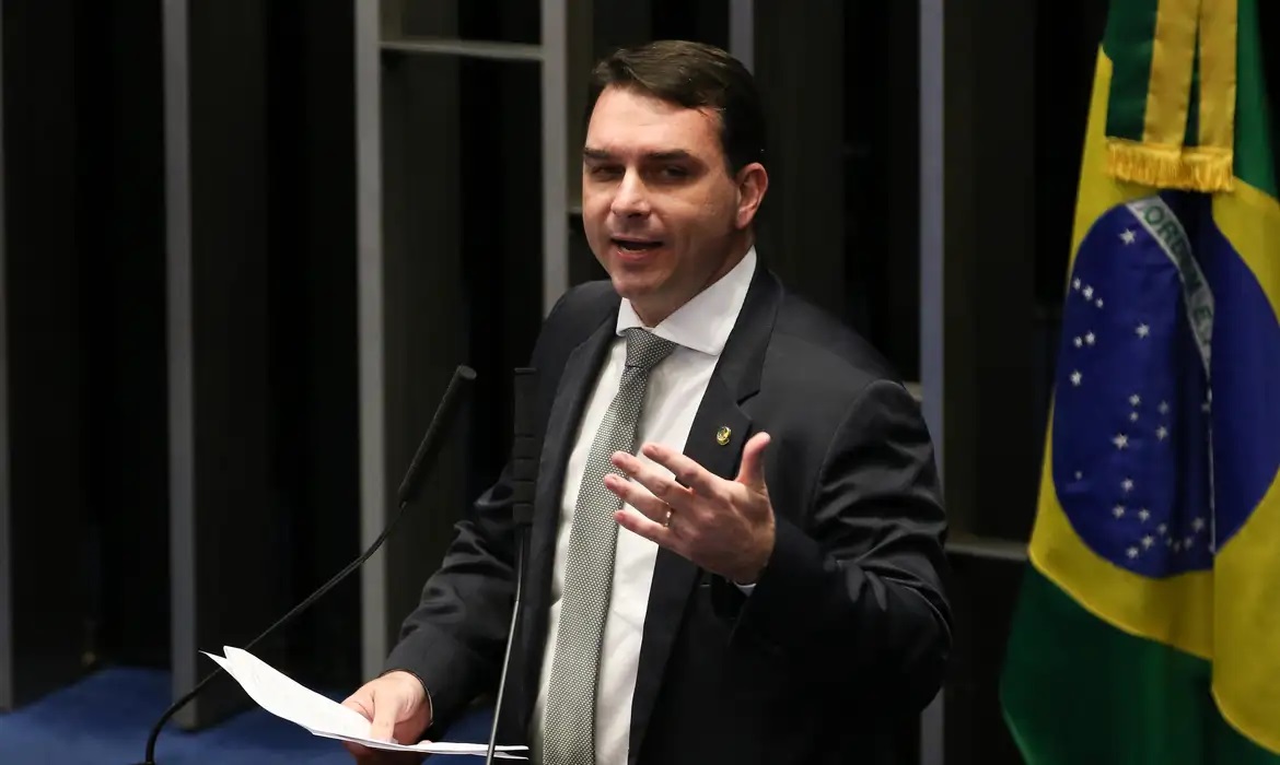 pgr-quer-ouvir-flavio-bolsonaro-em-caso-de-suposta-calunia-contra-lula