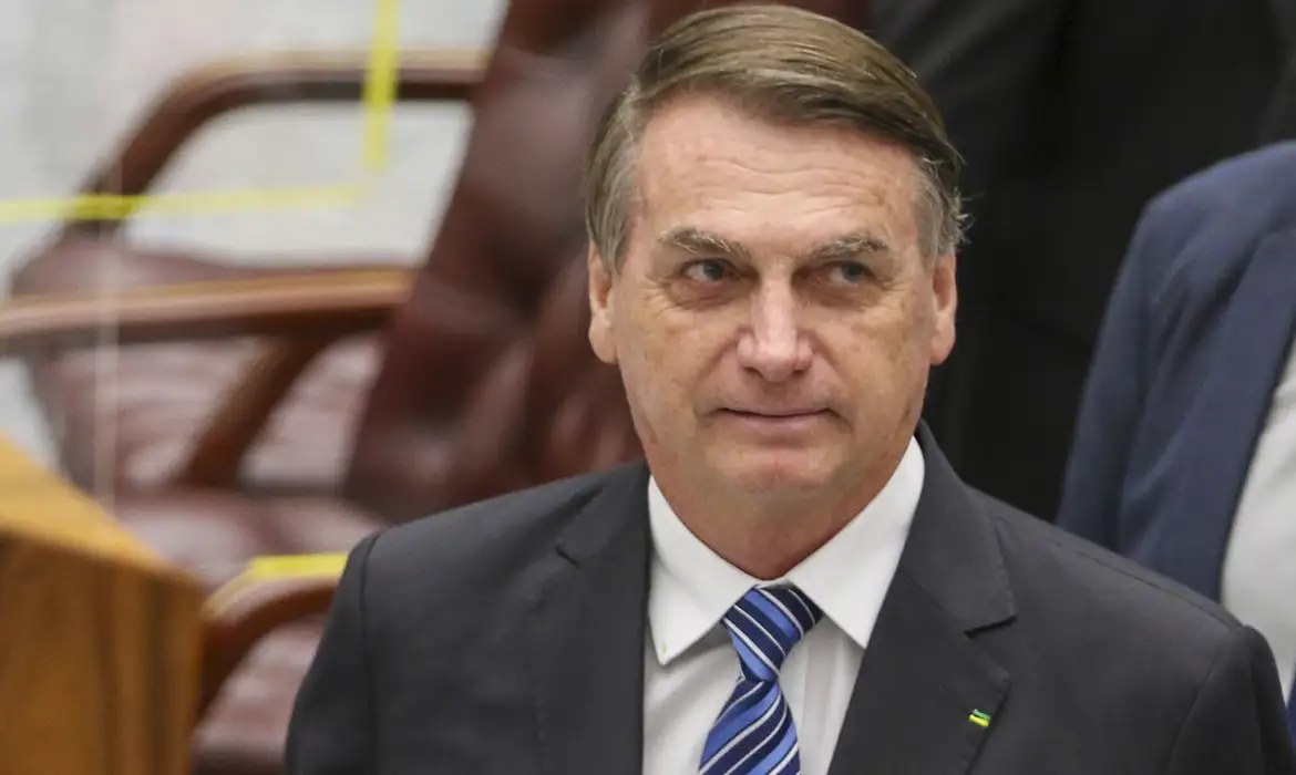 exercito-entrega-armas-de-bolsonaro-a-policia-federal-e-informa-falta-de-duas