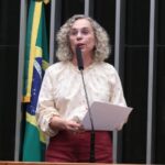 Comissão de Constituição...