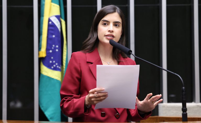 Comissão aprova diretrizes para atendimento no SUS de mulheres na menopausa