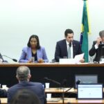 Comissão aprova despesas...