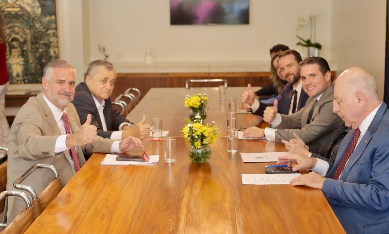 hugo-motta-anuncia-acordo-com-governo-sobre-dividas-dos-produtores-rurais
