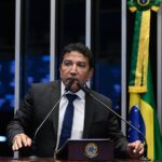 Senador prevê impeachment...