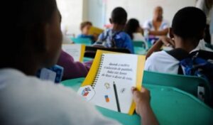 Definido prazo para aplicação do piso nacional do magistério a professores temporários